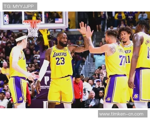 灰熊与湖人巅峰对决 揭示西部季后赛激烈竞争格局